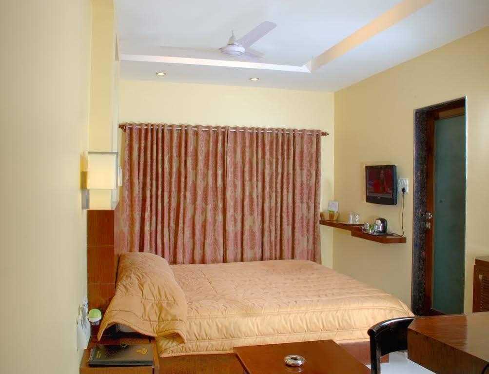 Hotel Airlink Bombay Extérieur photo